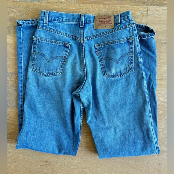 Levi’s 550 Jeans 31x36 - Picture 2 of 3